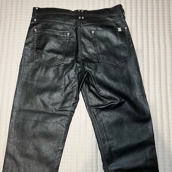MEN’S BLACK FAUX LEATHER PANTS, 32/32 - Picture 12 of 12